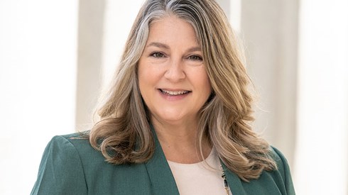 Headshot of Sandy Bigglestone